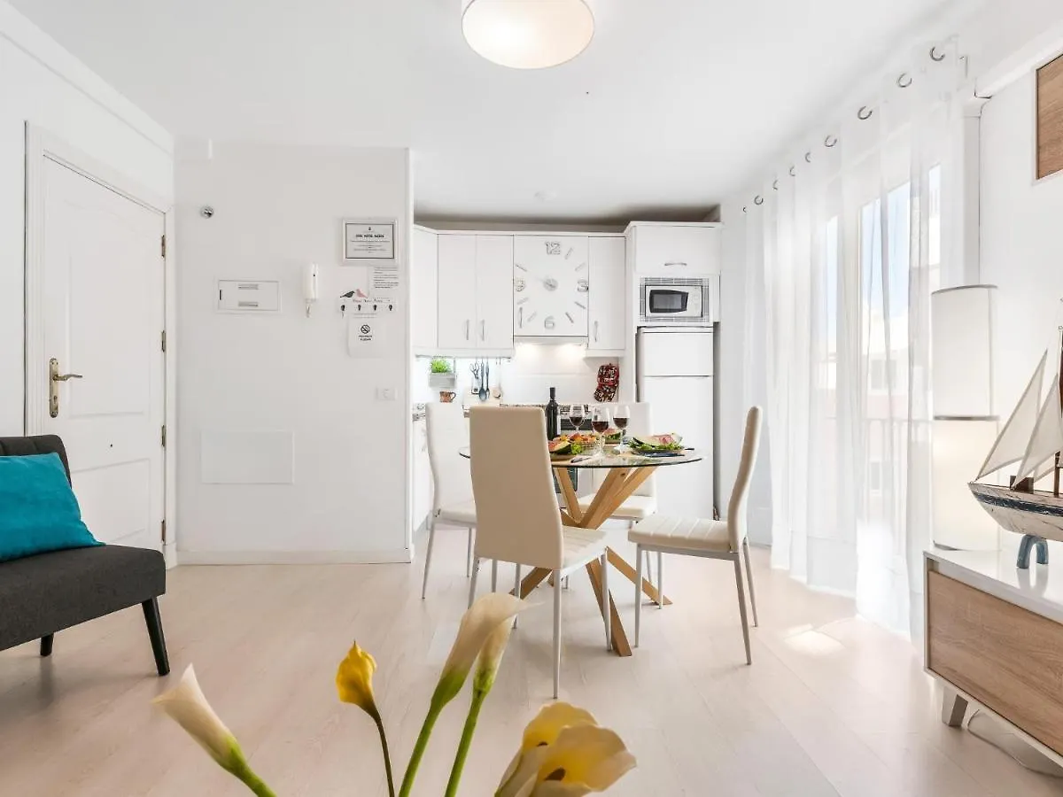 Apartment 205 Los Cristianos By The Beach, Center, Wifi Ac Arona